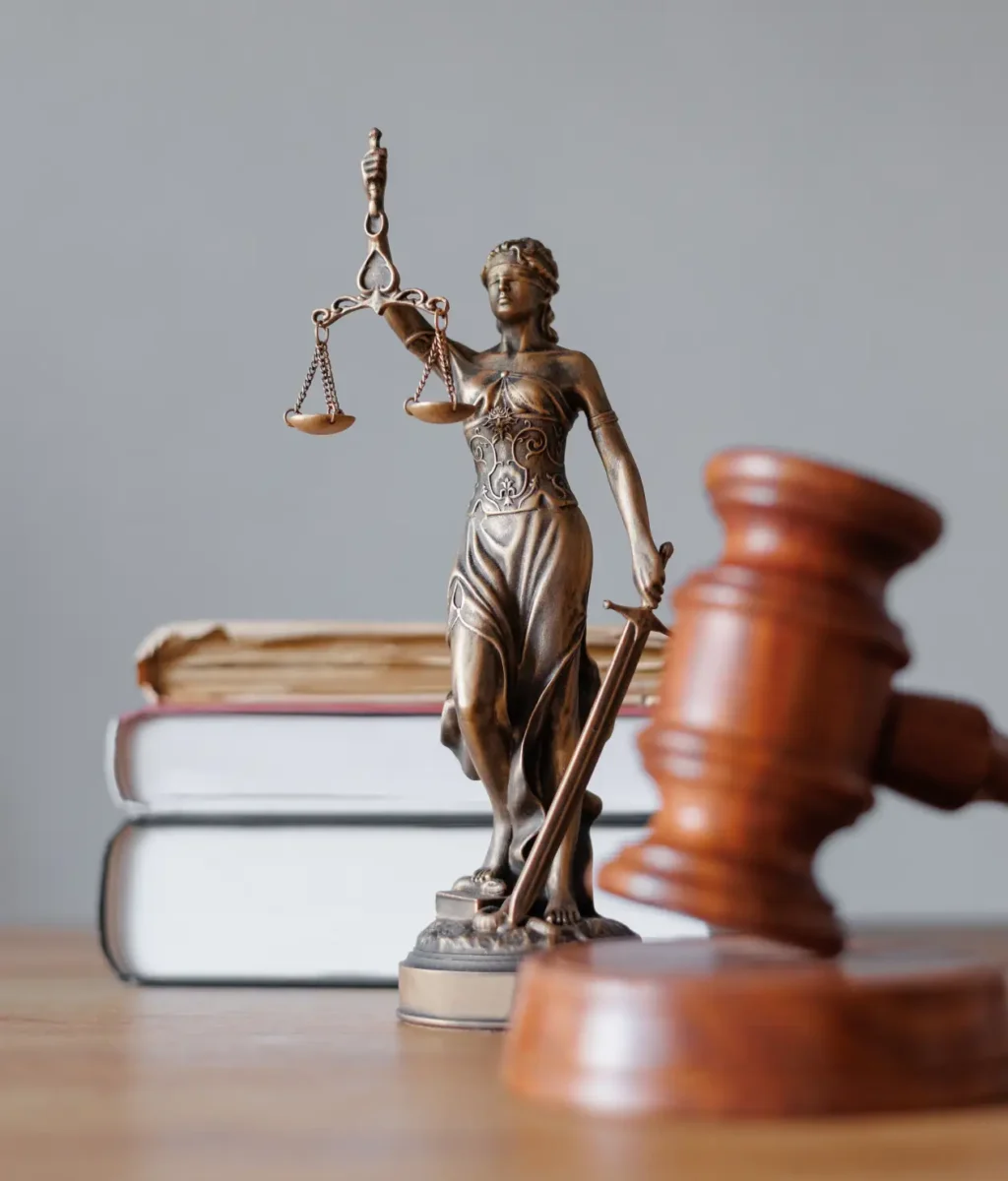 soft-selective-focus-the-symbol-of-justice-and-ju-2026-01-08-05-52-48-utc